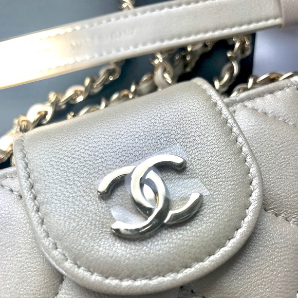 SOLD 💸AUTHENTIC CHANEL beige phone holder belt - Picture 3 of 8